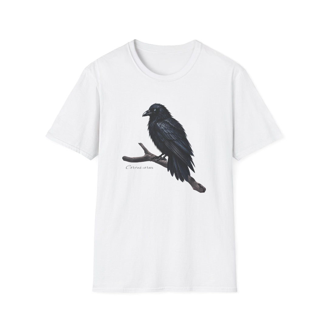 Hippuli brändin valkoinen unisex puuvillainen t-paita, jossa on maalattu kuva puunoksalla istuvasta Corvus corax -korpista.