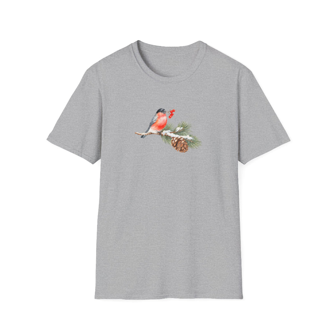 Hippuli brändin vaaleanharmaa unisex t-paita jossa on punatulkku havunoksalla pihlajanmarjan oksa suussa. 